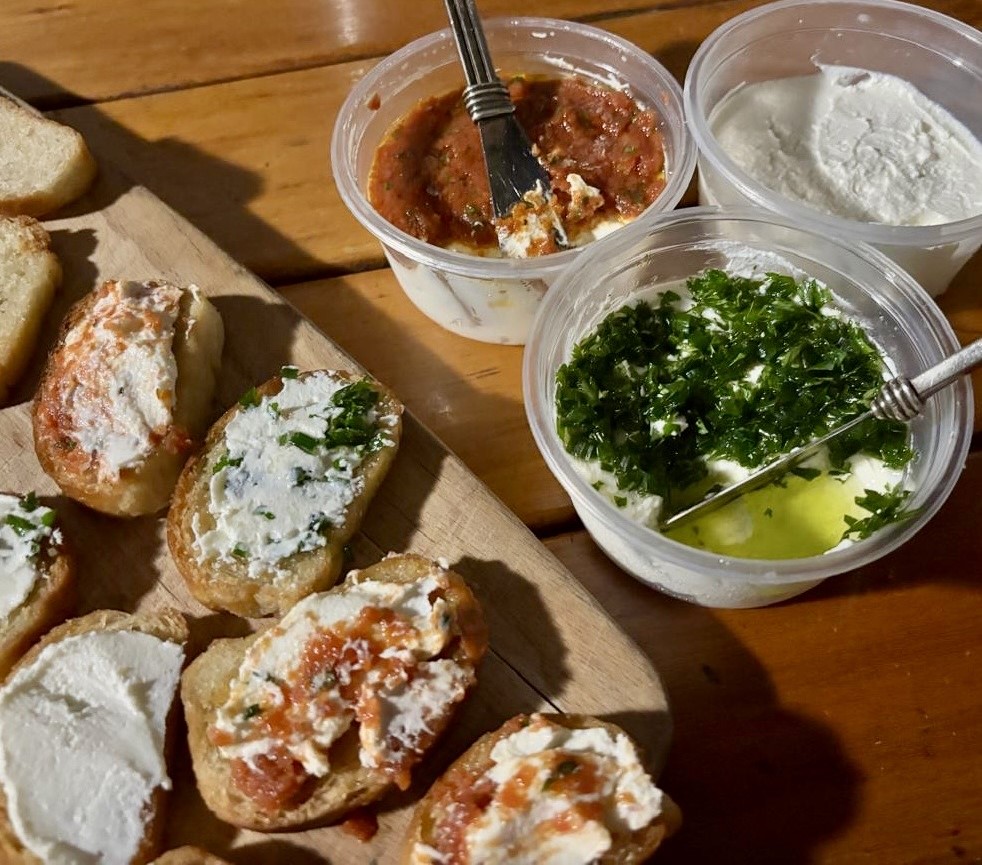 Cream cheese: with chives and parsley